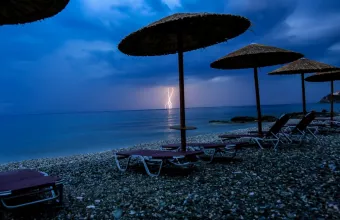 Εντυπωσιακή φωτογραφία με κεραυνό.
