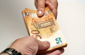 Κρήτη: Παρίστανε τον λογιστή της και της άρπαξε 18.000 ευρώ