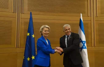 Η πρόεδρος της Κομισιόν με τον υπουργό Εξωτερικών του Ισραήλ.