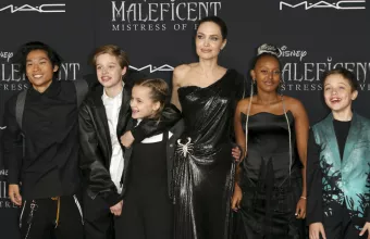 Η Αντζελίνα Τζολί με τα παιδιά της.