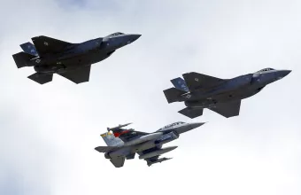  F-16