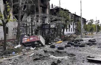 Πόλεμος στην Ουκρανία: Πυραυλικές επιθέσεις στο Λουχάνσκ
