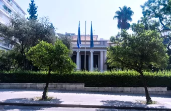 Η λάσπη δεν αντιμετωπίζεται. Εκλογές αμέσως!