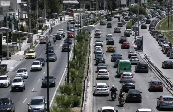 Μποτιλιάρισμα στην Παραλιακή μετά από σύγκρουση οχημάτων στον Άλιμο