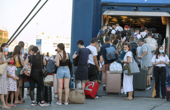 Πέντε επισημάνσεις για την πανδημία για (σχεδόν) κανονικό καλοκαίρι