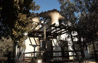 Καμένο σπίτι στο Πόρτο Γερμενό