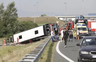 Λεωφορείο εξετράπη της πορείας του 
