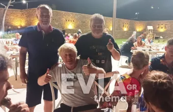 Μπόρις_Τζόνσον, Κάρυστος, Διακοπές, 