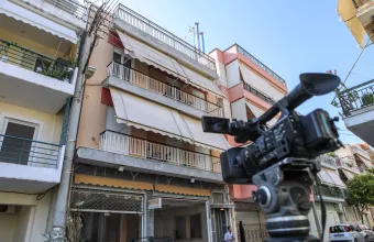 Γυναικοκτονία στο Περιστέρι: «Σφίγγει ο κλοιός» για τον βασικό ύποπτο