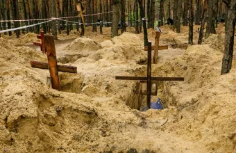 Ουκρανία: 436 σοροί έχουν εκταφεί στο Ιζιούμ - «30 φέρουν σημάδια βασανιστηρίων»