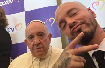Πάπας Φραγκίσκος J. Balvin