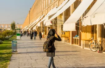 Ιράν: Η ΕΕ καταδικάζει τον «απαράδεκτο» θάνατο 22χρονης στα χέρια της αστυνομίας ηθών	