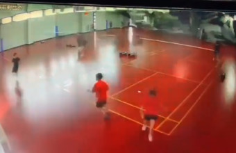 Τρόμος στην Ταϊβάν: Κατέρρευσε οροφή  σε γήπεδο βόλεϊ – Έτρεχαν για να σώσουν τη ζωή τους