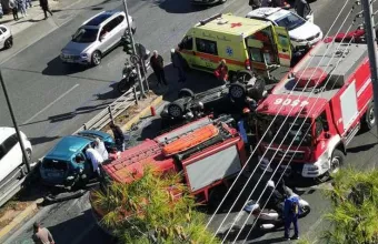 Σοβαρό τροχαίο στην άνοδο της Μεσογείων στην Αγία Παρασκευή