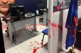 Πάτρα: Επίθεση αντιεξουσιαστών στα γραφεία της ΝΔ