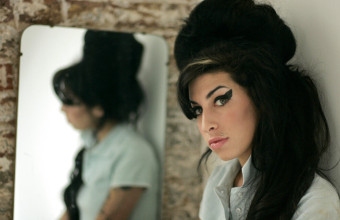 Έρχεται νέα τηλεοπτική σειρά για τη ζωή της Amy Winehouse 