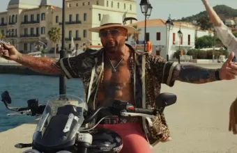 Glass Onion: «Τα μαχαίρια» βγαίνουν ξανά – Δείτε το τρέιλερ της ταινίας με «πρωταγωνιστή»  τις Σπέτσες