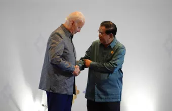 Μπάιντεν στην Καμπότζη