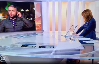 Κίνα: Δημοσιογράφος περικυκλώθηκε από κινέζους αστυνομικούς σε απευθείας σύνδεση