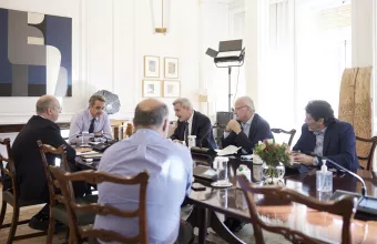 Μητσοτάκης με το Προεδρείο της Ένωσης Ιδιοκτητών Ημερησίων Εφημερίδων Αθηνών (ΕΙΗΕΑ)