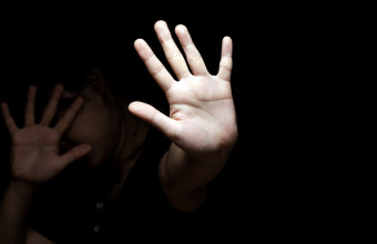 Πετράλωνα: Σε δίκη 10 άτομα για την υπόθεση βιασμού ανήλικων αδελφών