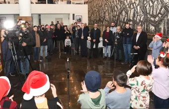 Κουτσούμπας: Χρόνια πολλά με την υπόσχεση να συνεχίσουμε τον αγώνα για μια καλύτερη ζωή, για να ανθίσει το χαμόγελο στα χείλη των παιδιών