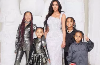 Η Κιμ Καρντάσιαν με τα παιδιά της 