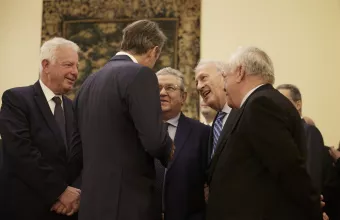 Μητσοτάκης με Κουτσούμπα