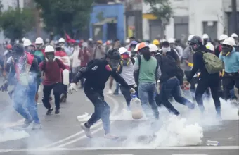 58 nekroi sto peru