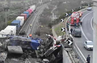 Τέμπη: Τραγικές οι εικόνες από το πρώτο φως της ημέρας - Φωτογραφίες