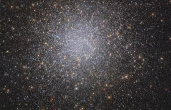 Το Hubble κατασκοπεύει ένα σφαιρικό αστρικό σμήνος
