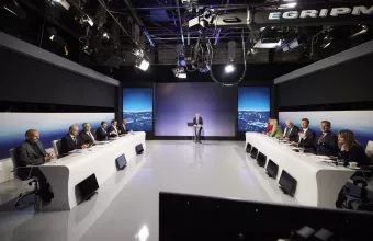 Debate Με έξι θεματικές ενότητες