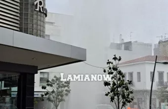 Λαμία: Φορτηγό «έπεσε» σε πυροσβεστικό κρουνό