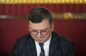Καρατομήθηκε και επίσημα ο Νμτίτρο Κουλέμπα: Εγκρίθηκε η παραίτησή του από την ουκρανική Βουλή