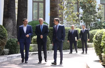 «Νοn stop» η πολιτική κόντρα για φορολογία και οικονομία