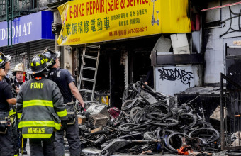 Πυρκαγιά εξαιτίας μπαταριών ηλεκτρικών ποδηλάτων στη Νέα Υόρκη