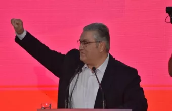 Κουτσούμπας στο Σύνταγμα: Δυνατό ΚΚΕ, μαχητική λαϊκή αντιπολίτευση