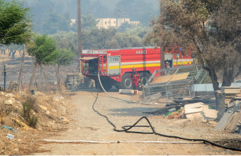 Φωτιά στη Ρόδο: Επιστρέφουν στα σπίτια τους οι κάτοικοι