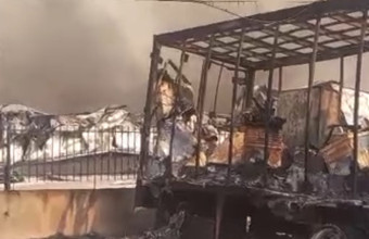 Ασπρόπυργος: Εκρήξεις σε εργοστάσιο που έχει παραδοθεί στις φλόγες