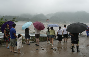 Κίνα: Τριάντα τρεις νεκροί, 18 αγνοούμενοι έπειτα από καταρρακτώδεις βροχές