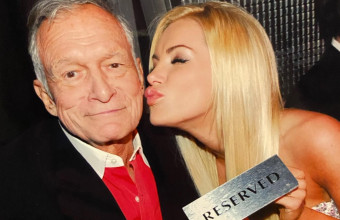 Η Crystal με τον Hugh Hefner