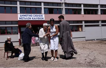 Εθελοντές στα Κέντρα Υποδοχής απεγκλωβισμένων 