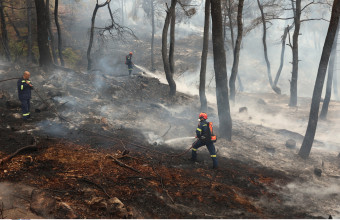 Συνολικά 82 πυρκαγιές μαίνονται σε όλη τη χώρα