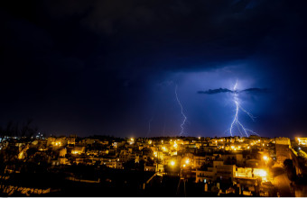 Κακοκαιρία Daniel: Μεγάλες βροχές σε Ζαγορά - 12.000 κεραυνοί σε Λάρισα και Βόλο