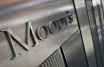 Διπλή αναβάθμιση του αξιόχρεου της Ελλάδας από τον Moody's