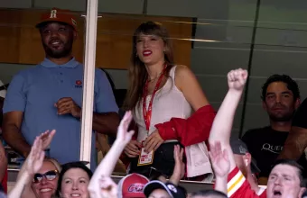 H Taylor Swift 