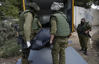  Νεκροί κείτονται δρόμο στο ρημαγμένο κιμπούτς Κφαρ Αζά