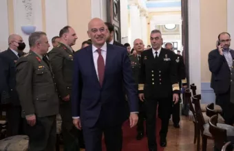 Δένδιας 