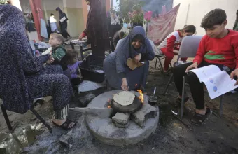 Γάζα: Σπάνιο το ψωμί στον θύλακα έπειτα από τους βομβαρδισμούς 