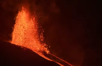 Ισλανδία: Η λάβα από το ηφαίστειο δεν απειλεί την πλησιέστερη πόλη